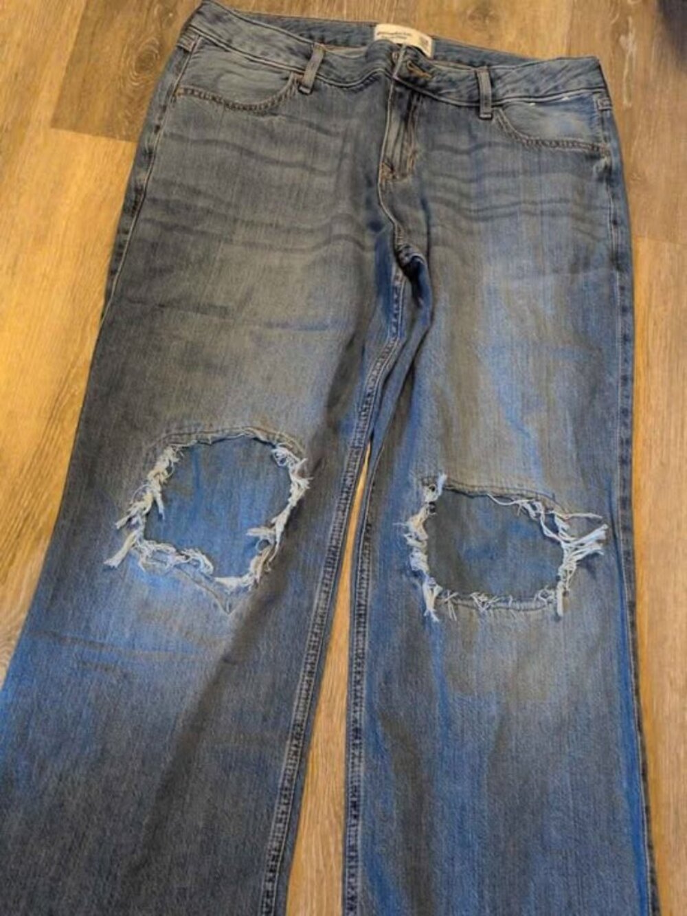 Abercrombie Kids Low Rise Baggy Jeans Size 17/18 Short